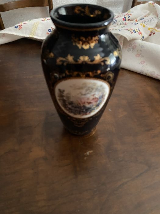 Jarra em porcelana azul