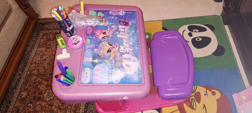 Mesa e banco de criança