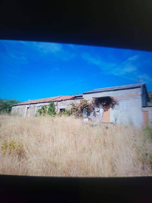 Quinta  para venda com duas habitações para recuperar