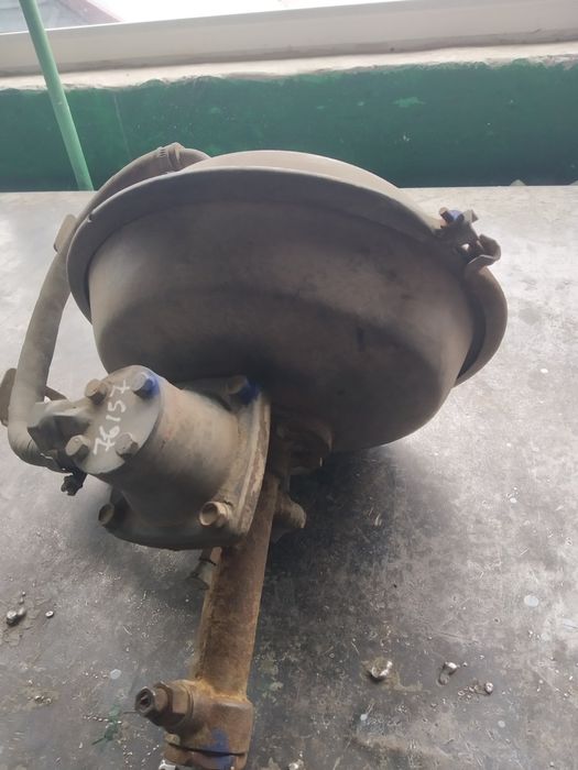 Вакуумний підсилювач гальм для вантажівок ГАЗ-53, ГАЗ-66 або ГАЗ-3307.