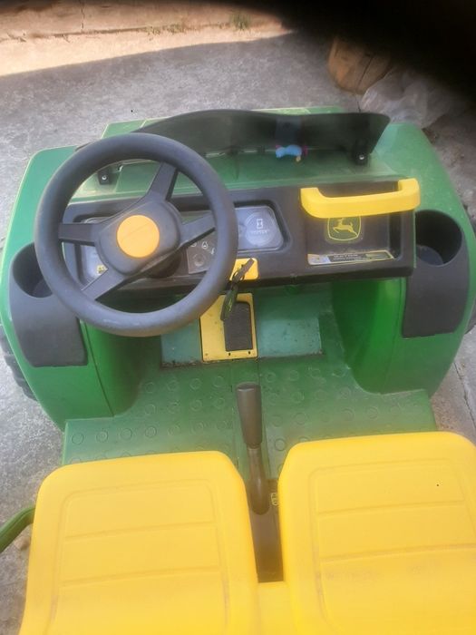 Продам атомобиль на акамуляторе для ребенка от 3 лет