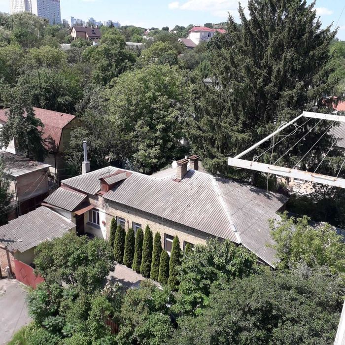 Здається кімната в комунальній квартирі на Куренівці