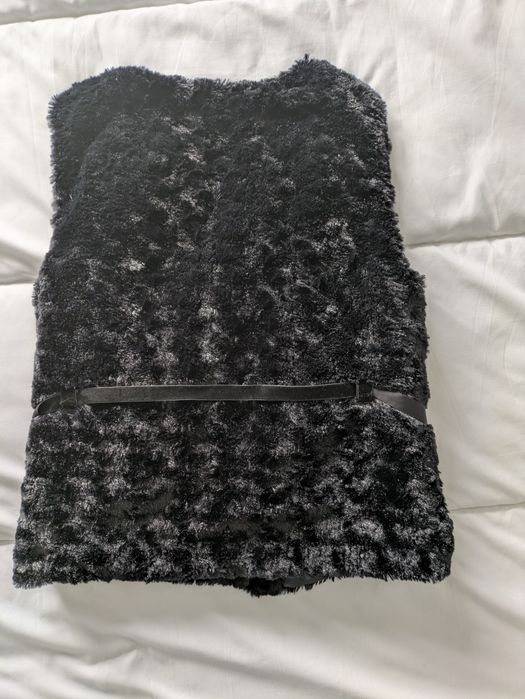Colete S em pelinho estilo Zara