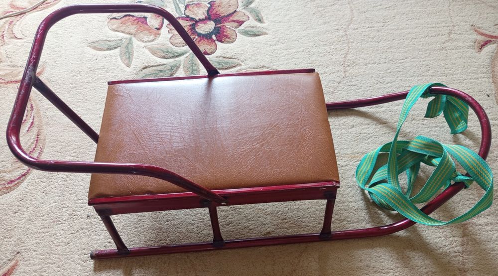 Санчата (сані) дитячі зі спинкою, сидіння штучна шкіра