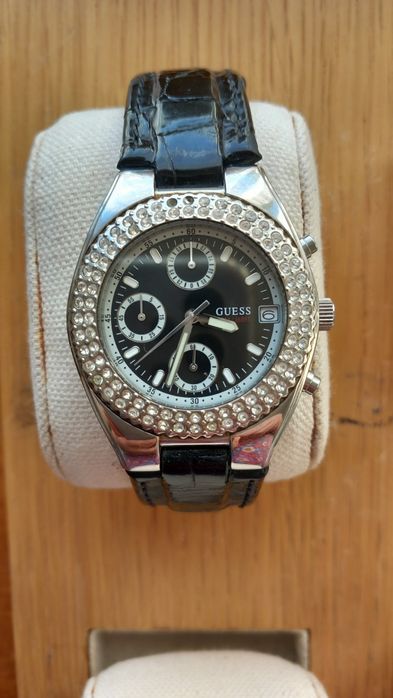 Продам женские часы.