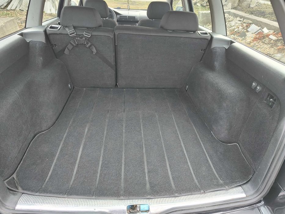 Пасат b5+ універсал