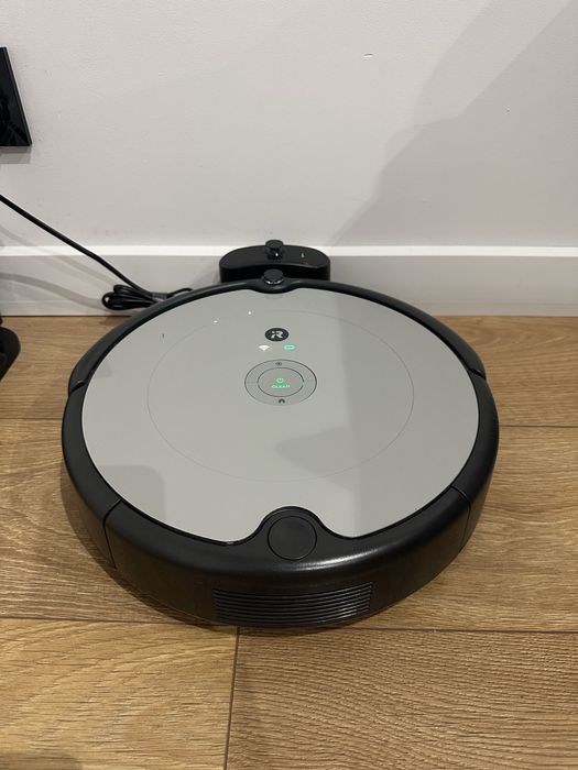 iRobot Roomba 698 - robot sprzątający