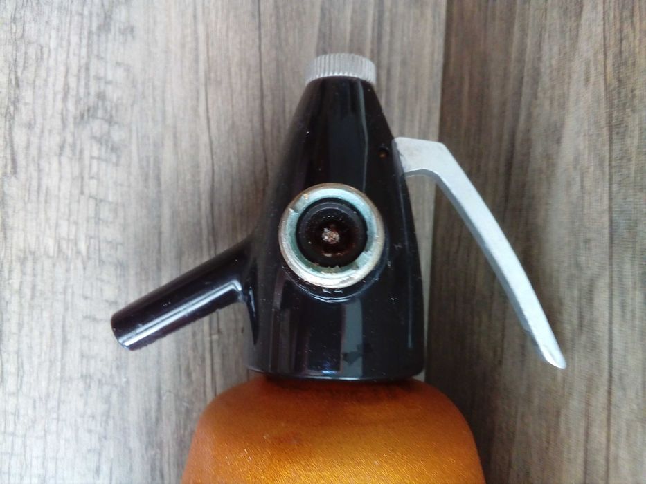 saturator syfon do wody na naboje co2