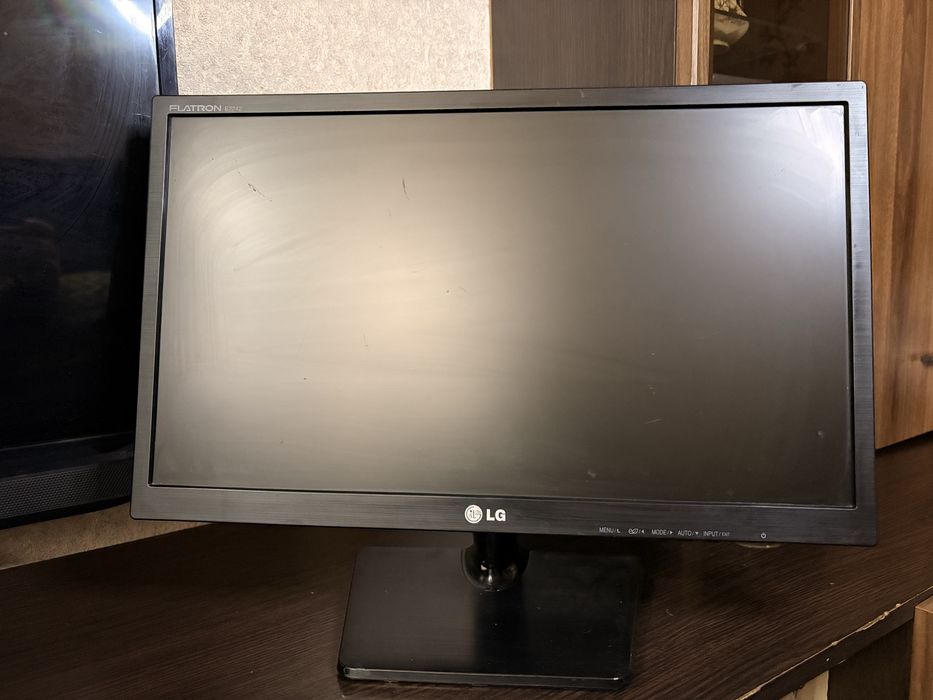 LG Flatron 22 монітор