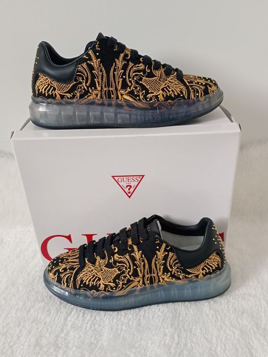 Buty męskie guess z haftem i ćwiekami rozmiar 40