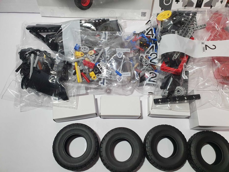 Zestaw klocki LEGO 42160 AUDI RS Q E-TRON sterowane Nowe 914 el.