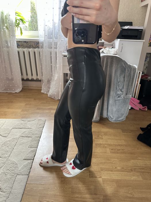 Кожаные штаны черные