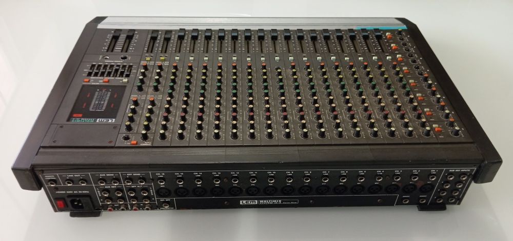 Mesa de Mistura LEM MULTIMIX 16-8 PROFISSIONAL