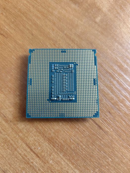 Intel Xeon E-2124 procesor 3,3 GHz 8 MB Smart Cache