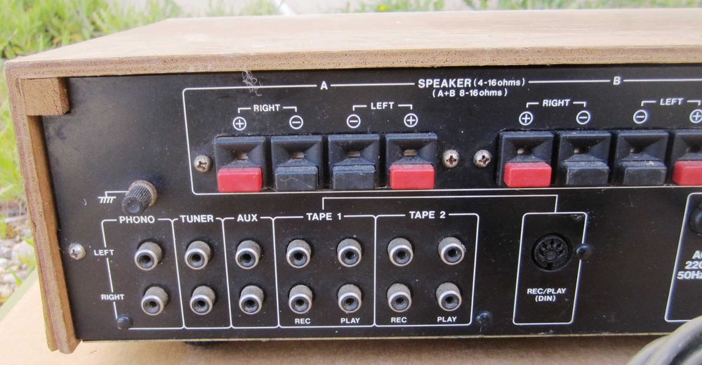 Amplificador AKAI 2200