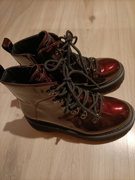 Nowe botki lakierowane