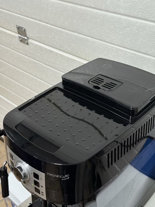 Кавомашина Delonghi Magnifica S 2022 рік  Делонгі , Делонжі