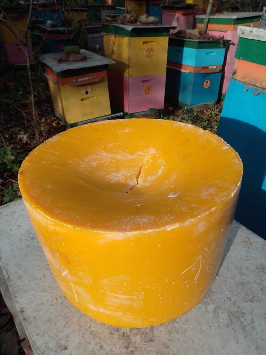 Віск забрусний і звичайний. Якісний.