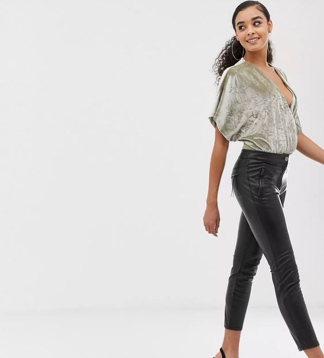 Жіноче боді / боді від Asos новий