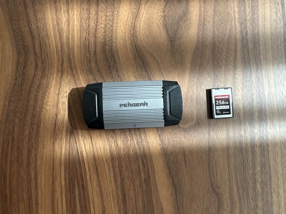 Leitor cartao + cartão CF 256 Gb