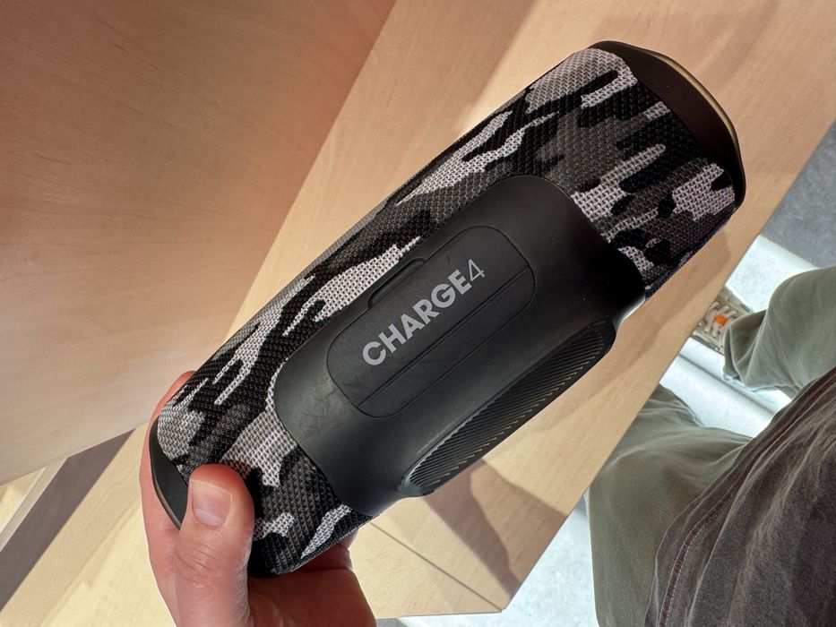 Колонка JB Charge 4