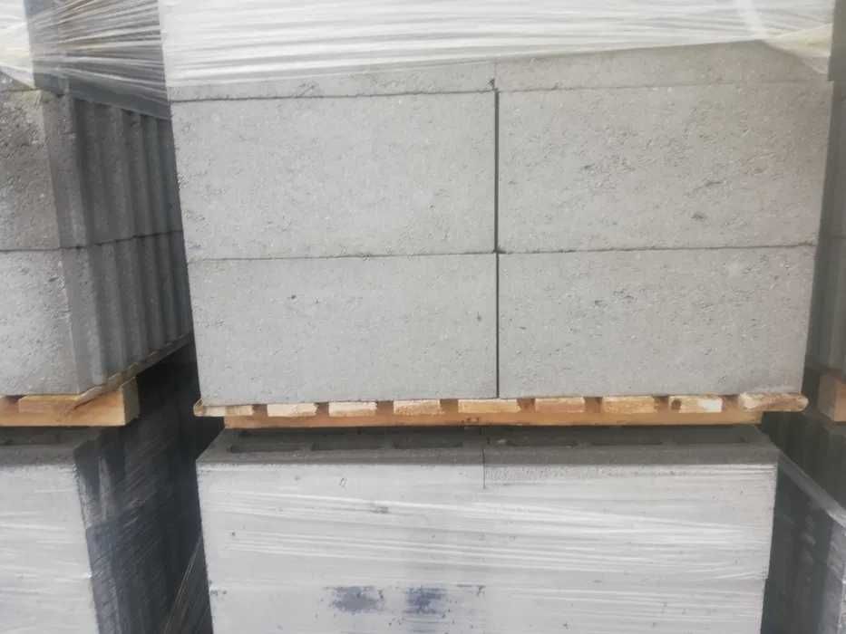 Pustaki betonowo-szlakowe 19 x 19 x 39