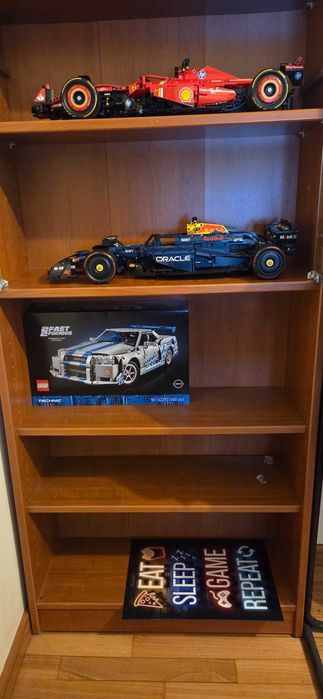 Estante com Portas de Vidro