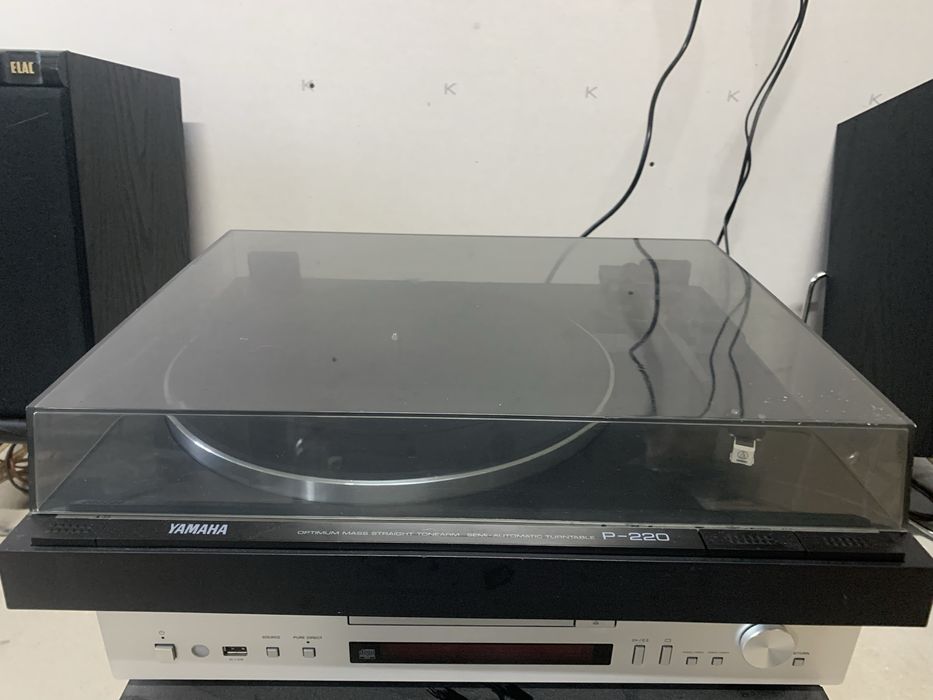 Програвач вінілових платівок Yamaha P-220