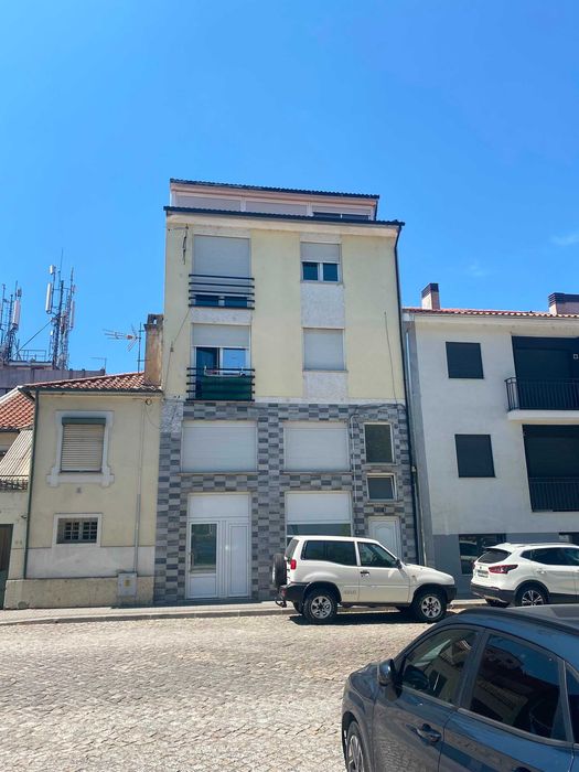 Aluga-se T1 Mobilado – Centro de Bragança (400€)