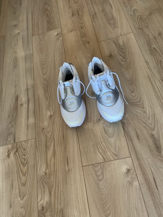 Vende se sapatinhas marca alan iverson