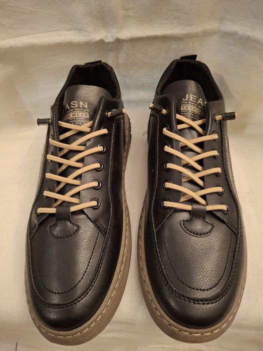 Чоловіче модне повсякденне взуття