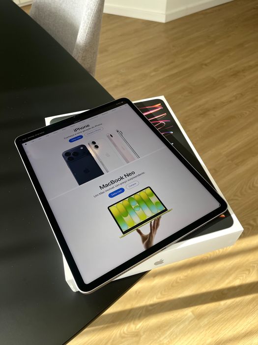 iPad Pro 12,9'' 6ª Geração M2 128GB + Capa oficial