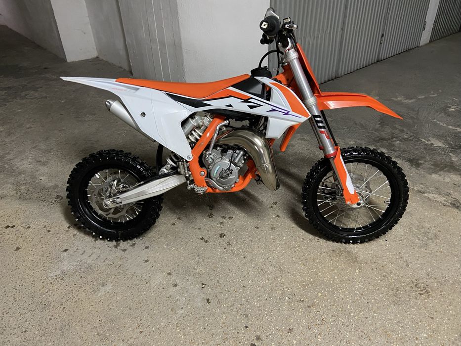 KTM 65 SX de 2023 com 19 horas, com descanso lateral