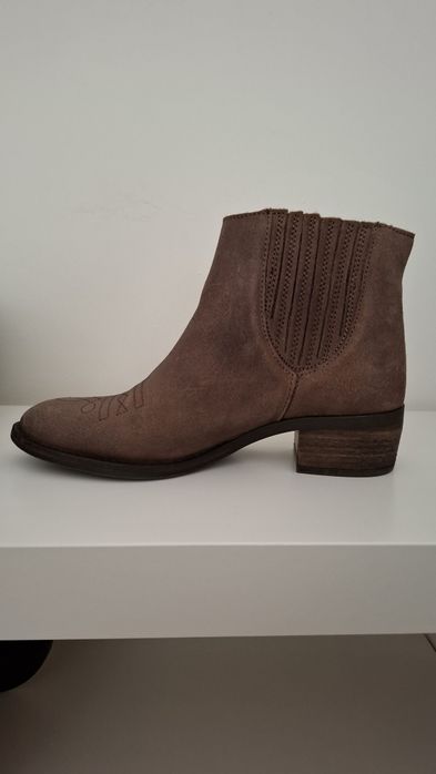 Botins FOREVA como NOVAS