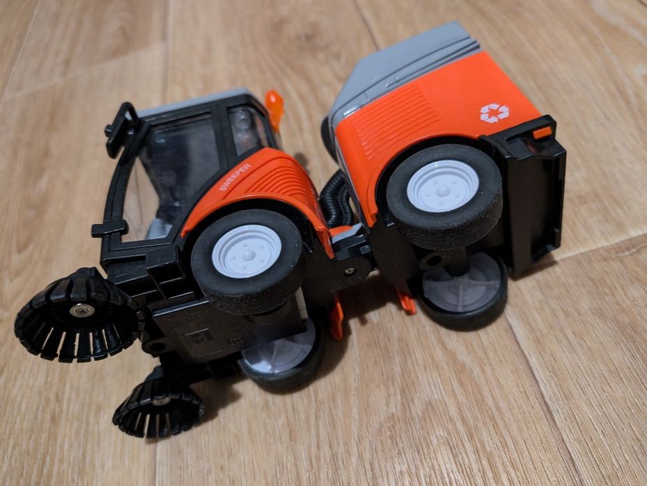 Машинки інерційні