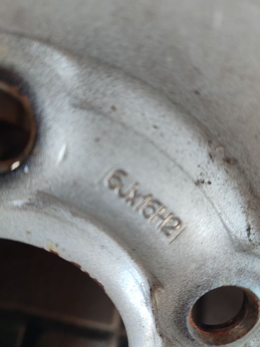 Диски металеві r16 renault trafic duster 5.1143 et50 dia 66.1