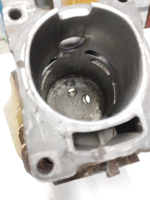 Продам цилиндр циліндр на бензопилу  штиль MS 462