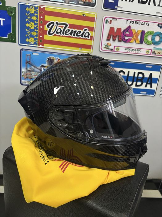 Capacete 130R Kashima Carbon Gloss Black