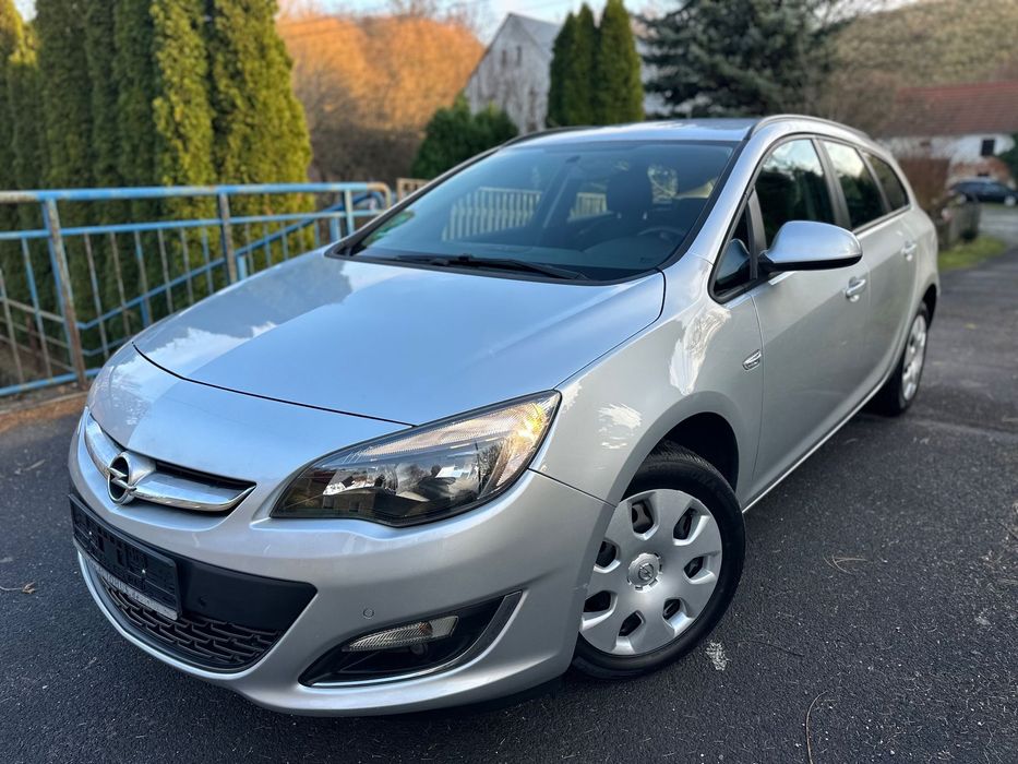 Opel Astra LIFT Navi Tempomat Parktronik Diesel z Niemiec