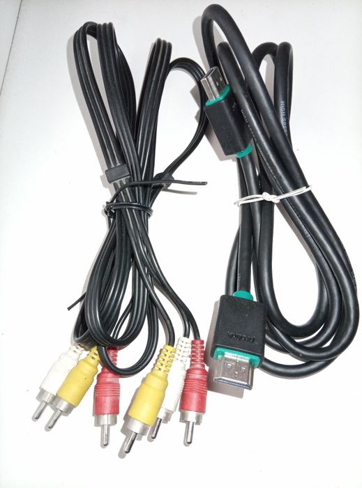 Кабель HDMI  и тюльпаны
