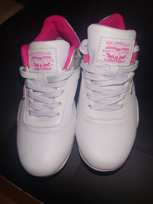 Buty Levi's raz założone