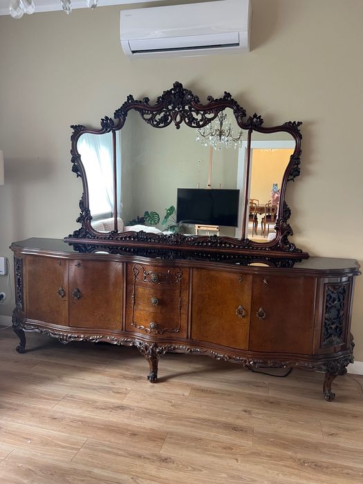 Kredens i duże  lustro zdobione