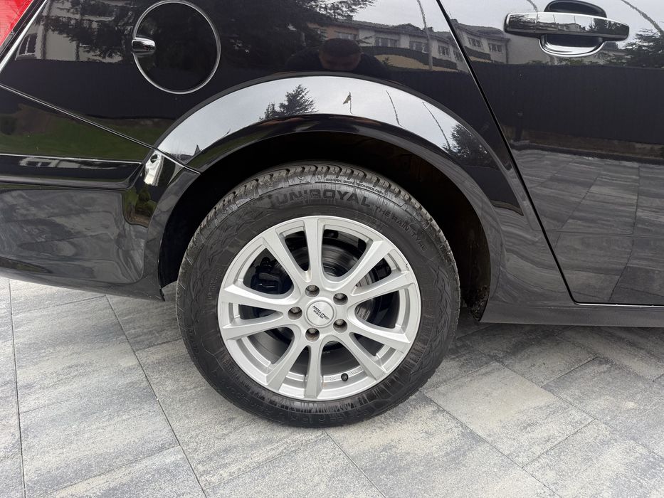 Opel Astra 1.6 бензин 2010 рік