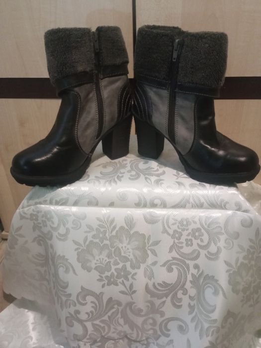 Botki, kozaczki damskie na obcasie