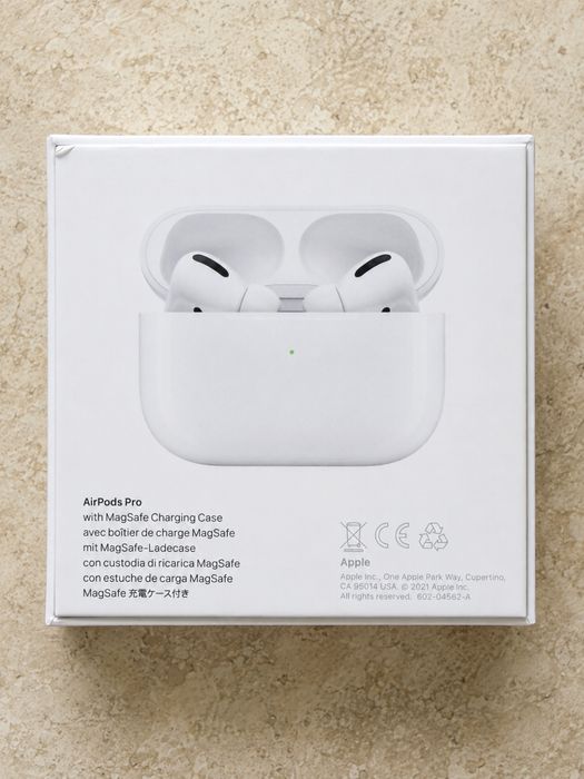AirPods Pro 1 A2083 + робочий кейс A2190 + кабель на запчастини