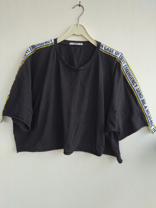 Crop Top preto com risca nas mangas - Pull & Bear - Tamanho S