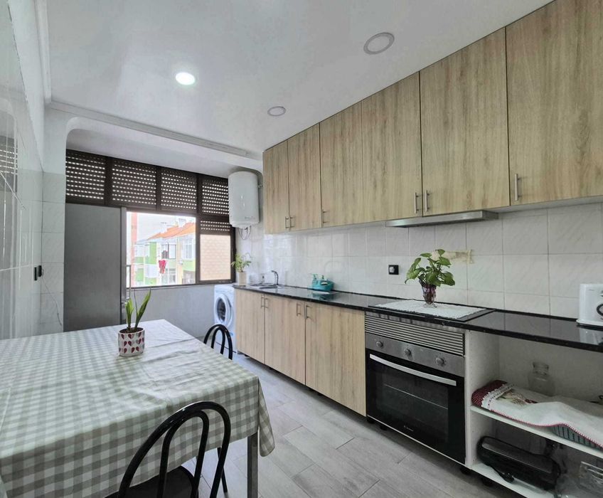 Apartamento T2 Renovado no Barreiro — Barreiro E Lavradio, Setúbal