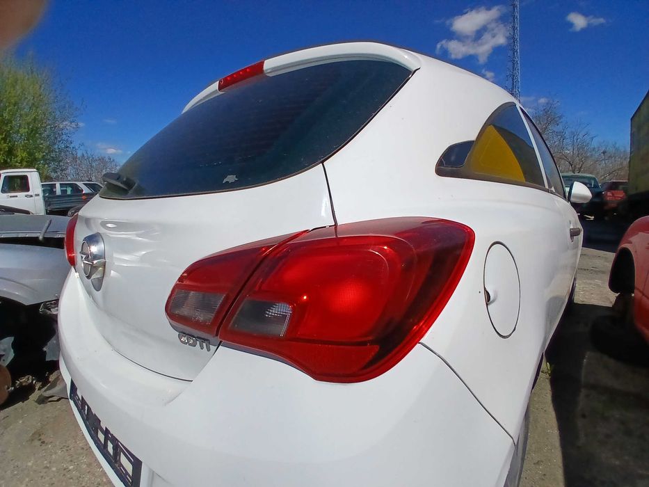 Lampy tylne lewa i prawa Opel Corsa E-Van 1.3 D , 2016