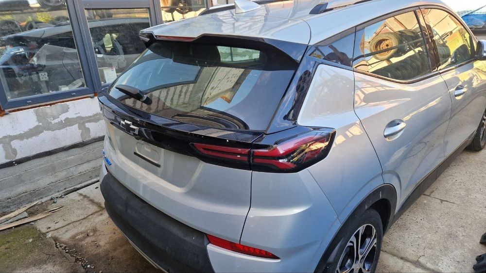 Задняя крышка багажника ляда Chevrolet Bolt EUV