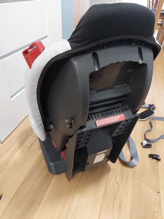 fotelik dla dziecka - brak 1 sprzączki dla małych dzieci